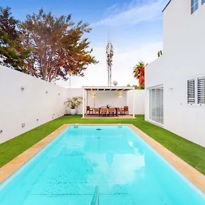 https://villa-anil-lanzarote.in-canary-islands.com